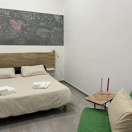Bassetto 013 Bed & Breakfast เนเปิลส์ ภายนอก รูปภาพ