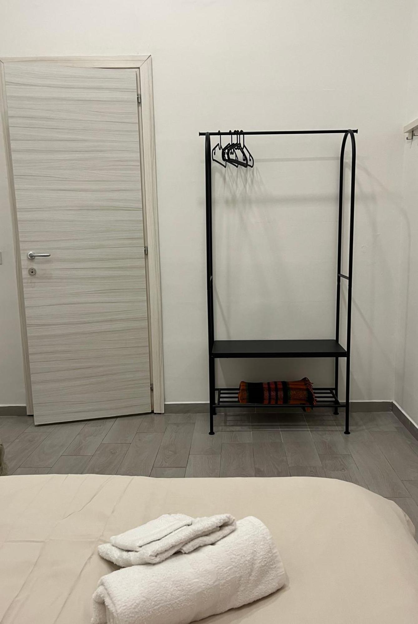 Bassetto 013 Bed & Breakfast เนเปิลส์ ภายนอก รูปภาพ