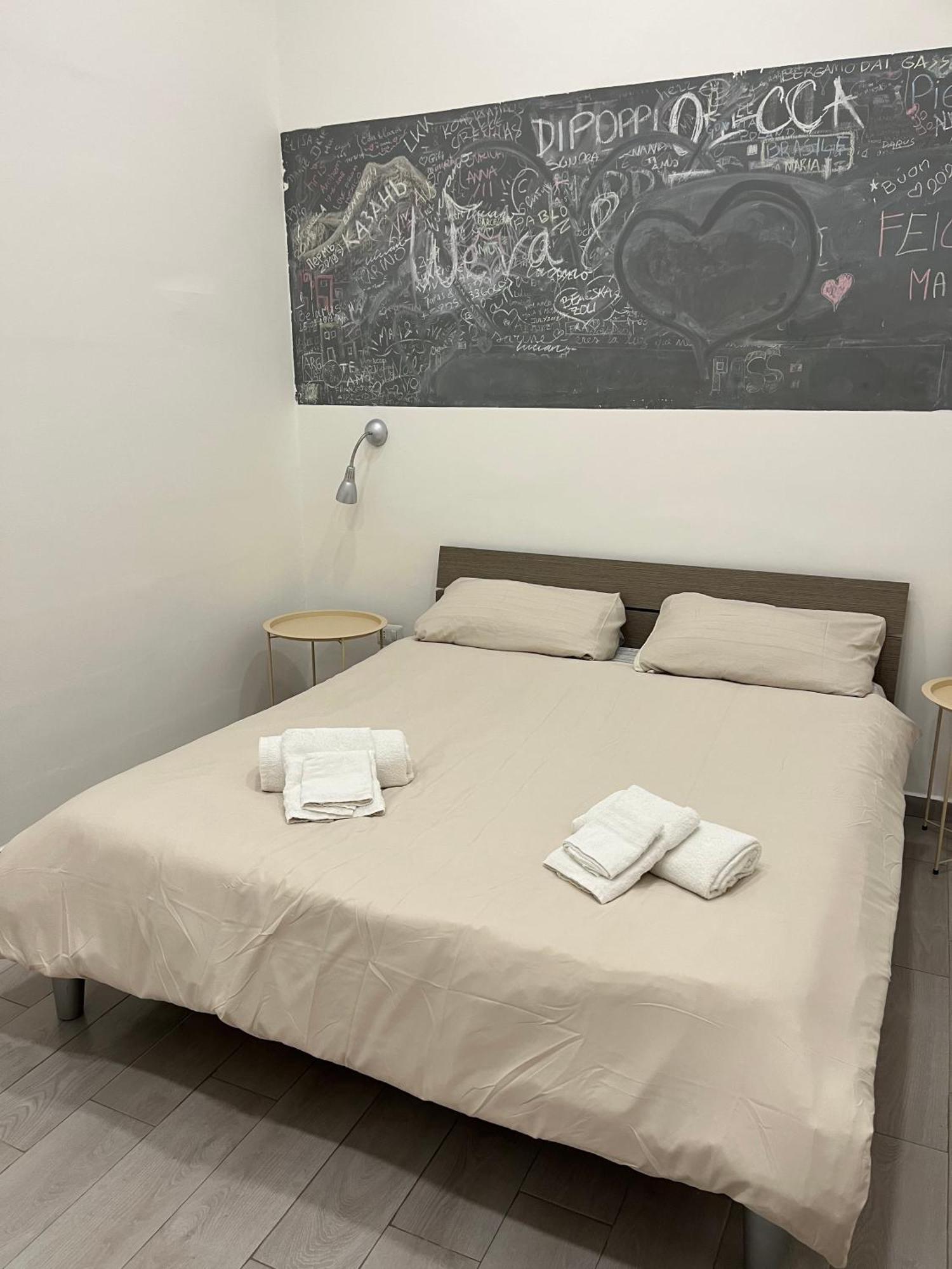 Bassetto 013 Bed & Breakfast เนเปิลส์ ภายนอก รูปภาพ