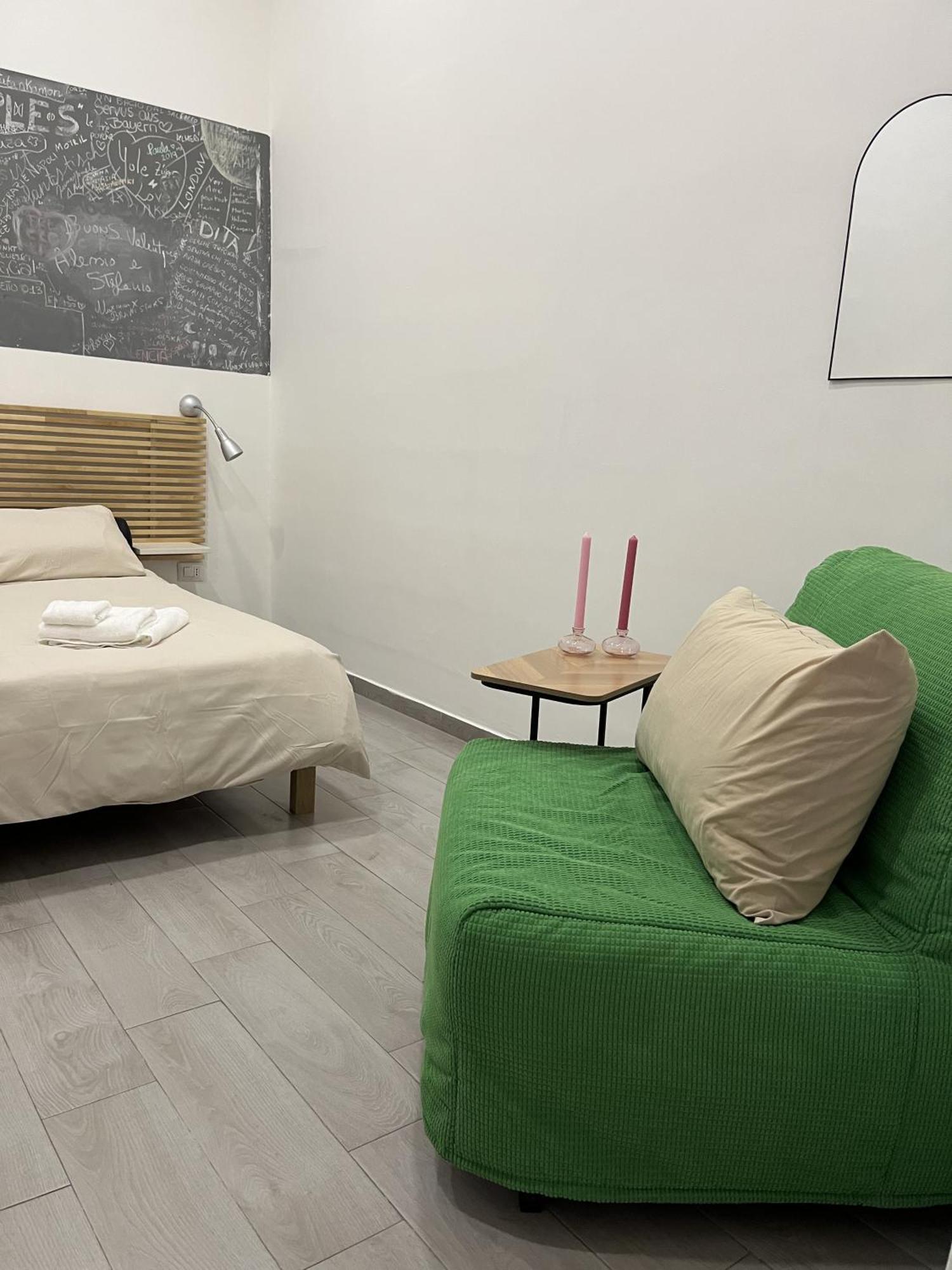 Bassetto 013 Bed & Breakfast เนเปิลส์ ภายนอก รูปภาพ