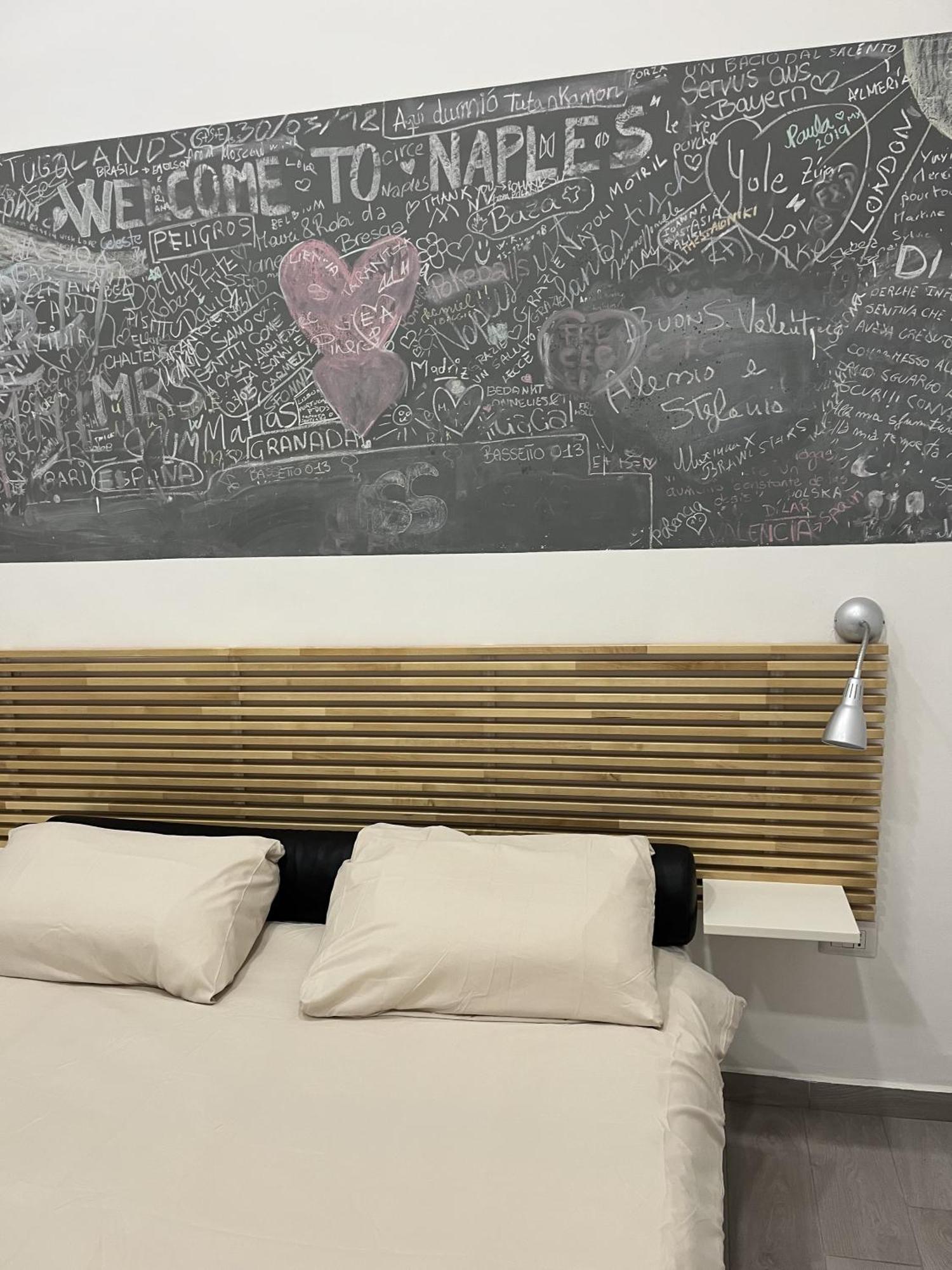 Bassetto 013 Bed & Breakfast เนเปิลส์ ภายนอก รูปภาพ