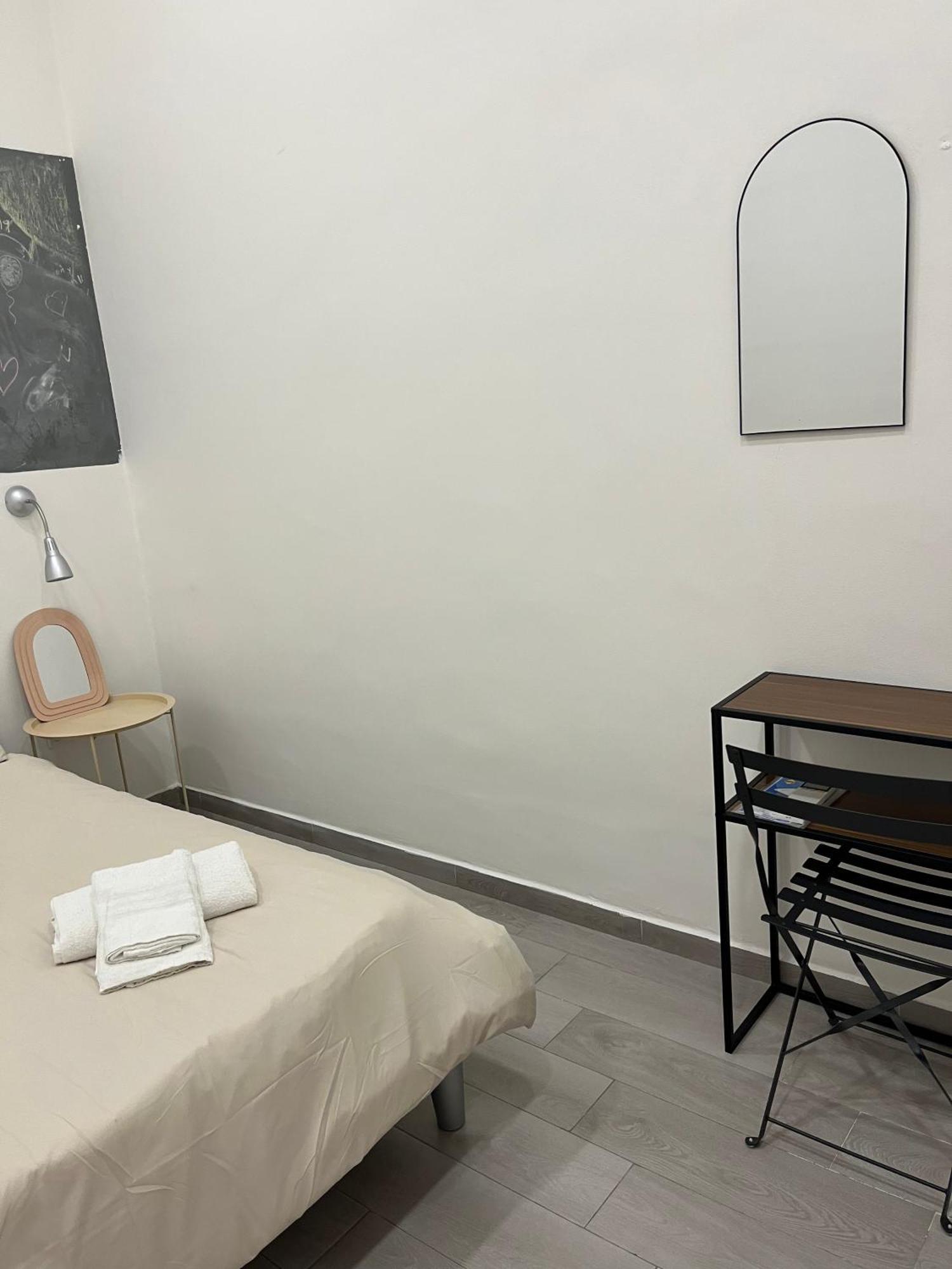 Bassetto 013 Bed & Breakfast เนเปิลส์ ภายนอก รูปภาพ