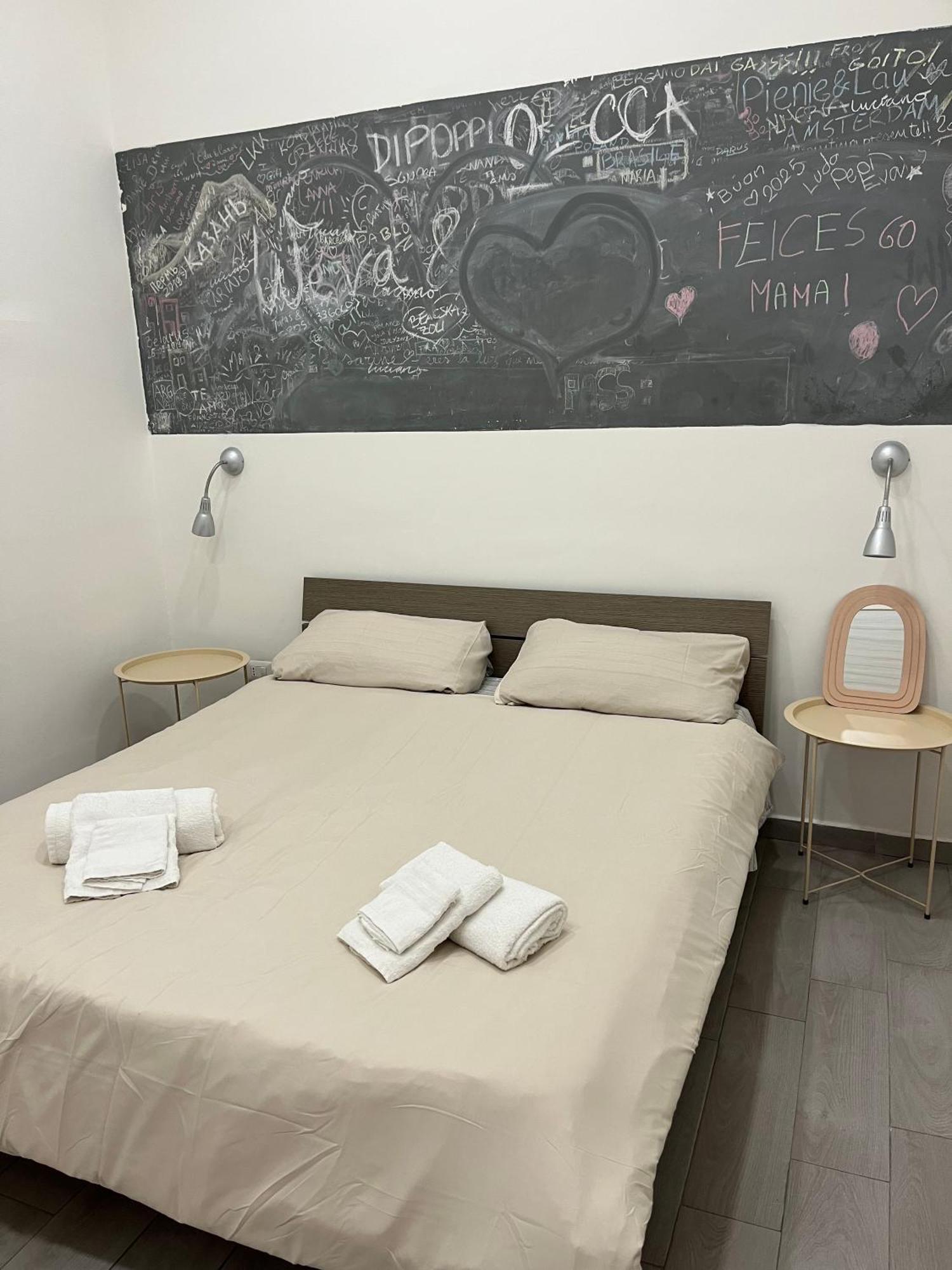 Bassetto 013 Bed & Breakfast เนเปิลส์ ภายนอก รูปภาพ