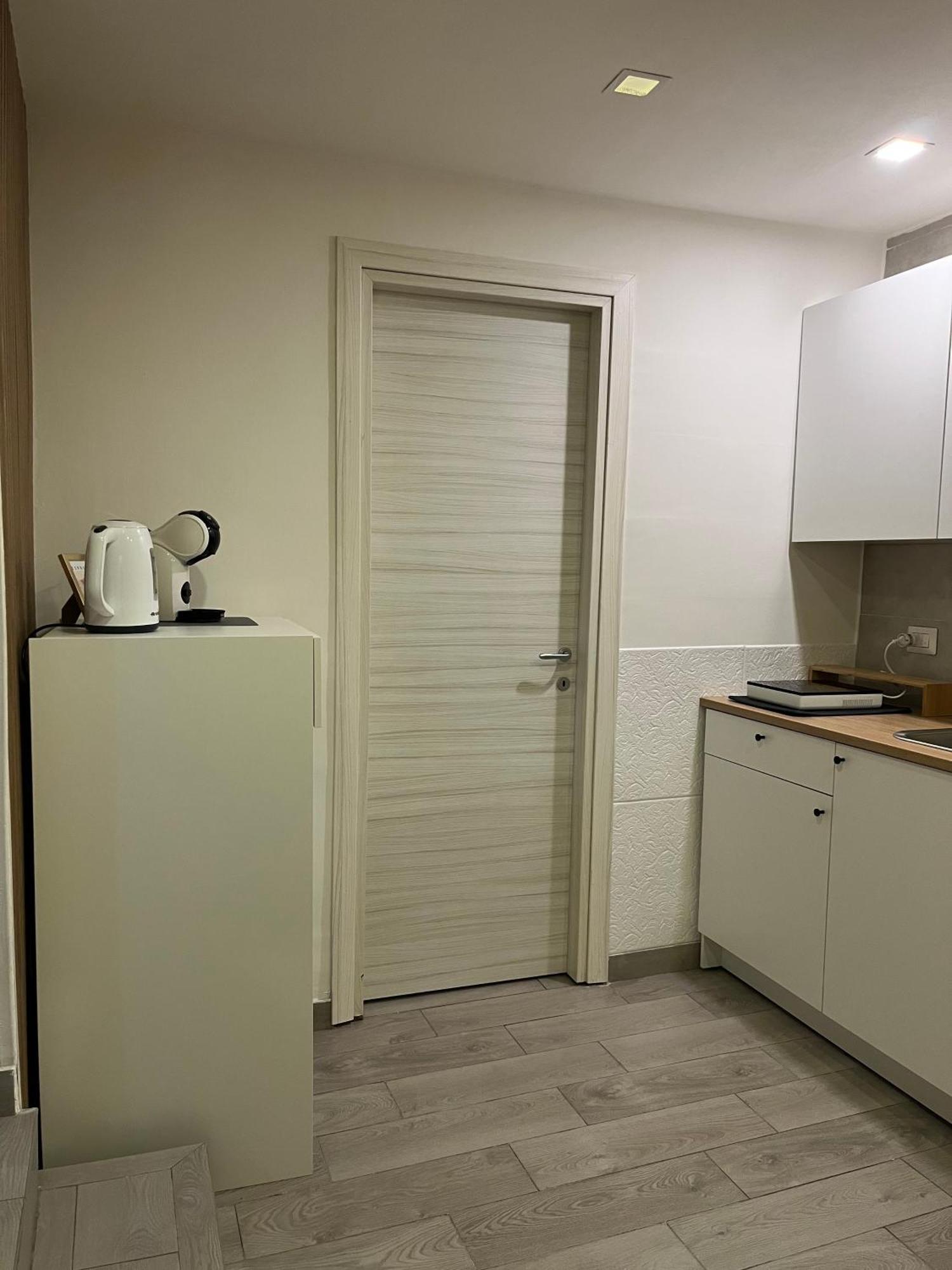 Bassetto 013 Bed & Breakfast เนเปิลส์ ภายนอก รูปภาพ